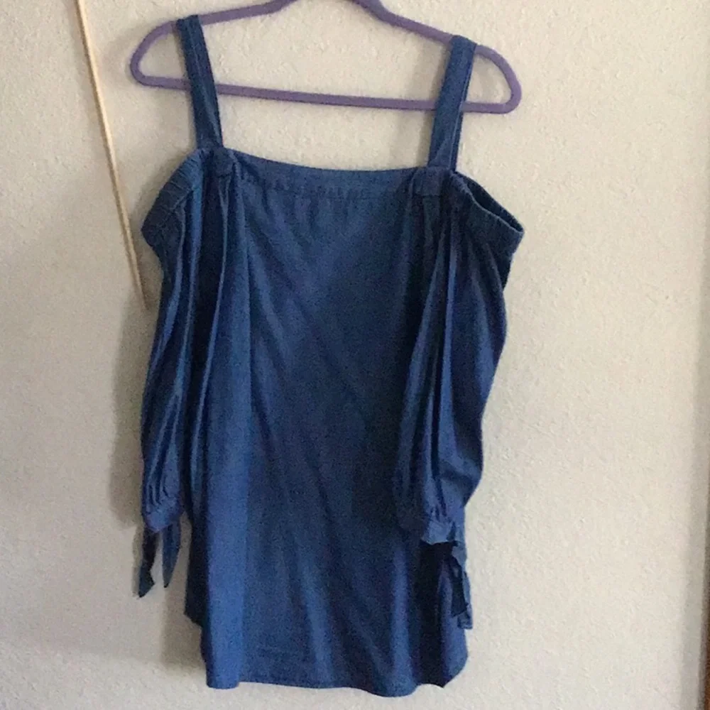 FEMININE DENIM BLUE OFF SHOULDER DETAILS W/OPEN SHOULDER, GATHERED SLEEVES XL - Picture 1 of 7